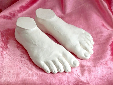 Avatar Meher Baba’s Feet